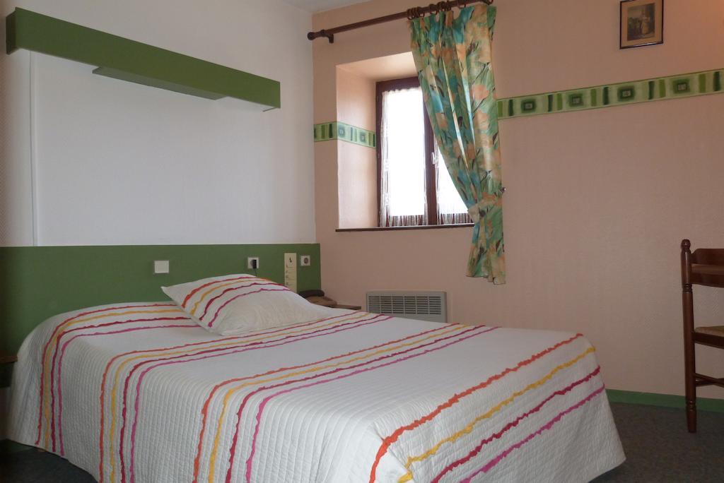Hotel Du Donjon Champlitte-et-le-Prélot Habitación foto